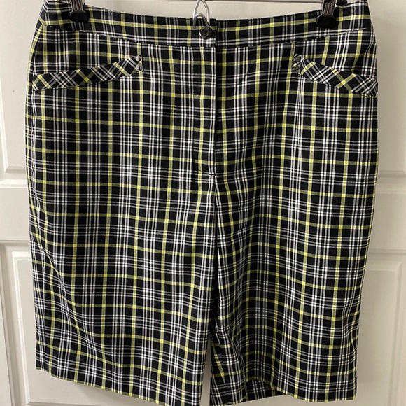 E P Pro plaid golf shorts Bermuda street length Size 6 - Picture 1 of 5